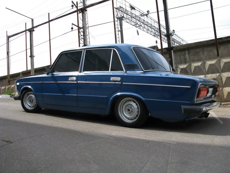 Занижение ВАЗ 2106 синяя