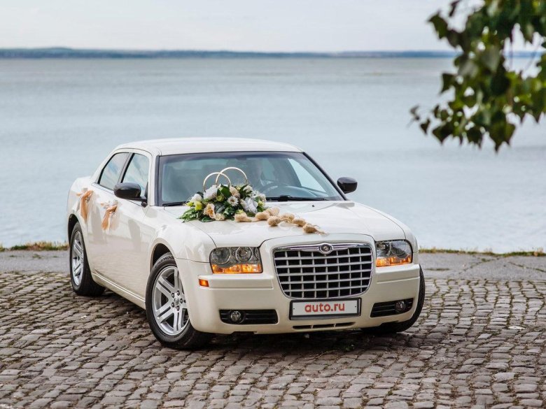 Крайслер 300с свадебный