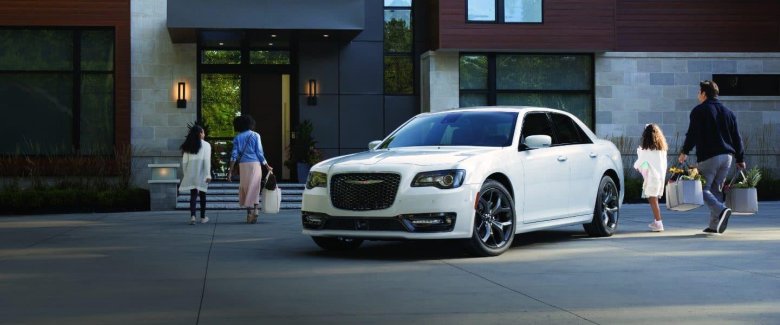 Chrysler 300 2021