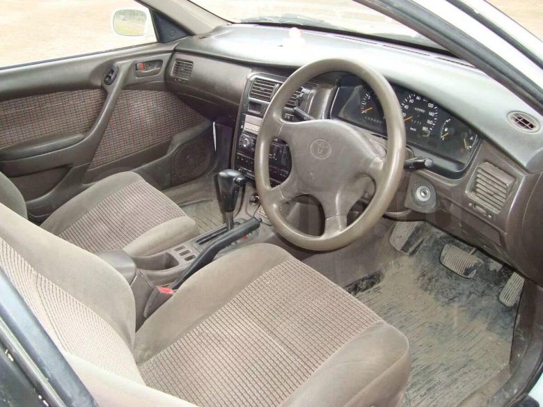 Тойота корона 2000 салон