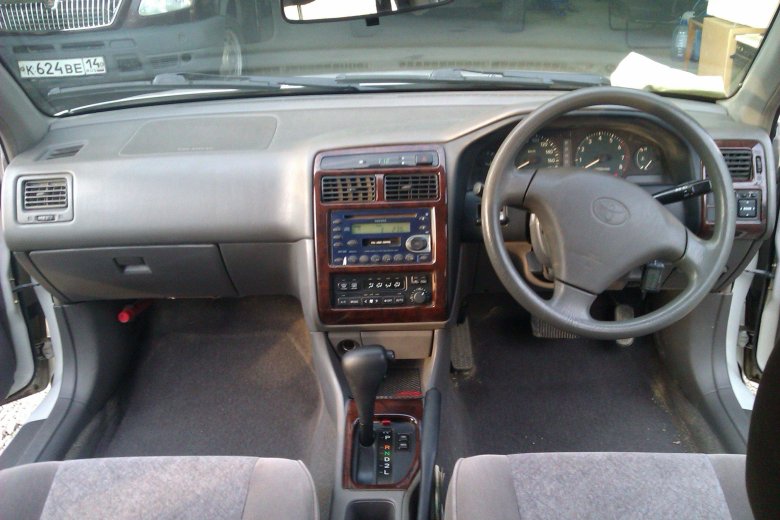 Toyota Corona Premio 2000 салон