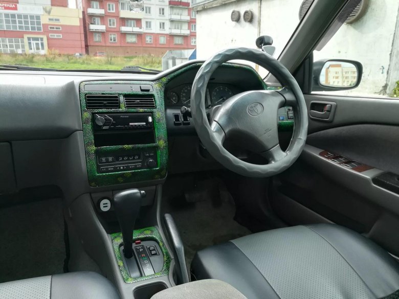 Corona Premio 1996 салон