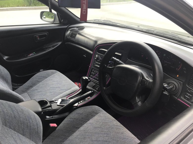 Toyota Corona Exiv салон