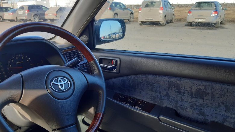 Toyota Corona Premio 2000 салон