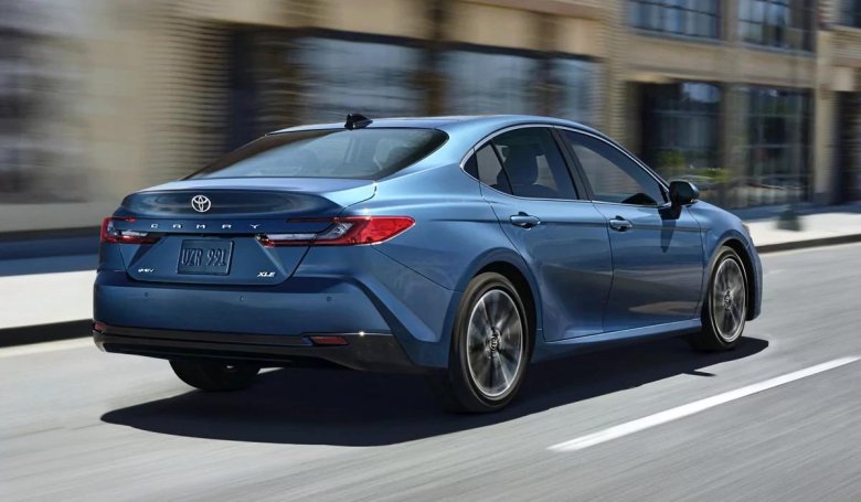 Новая тойота камри 2025