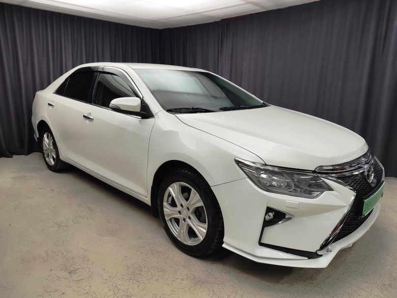 Тойота камри 2017 года