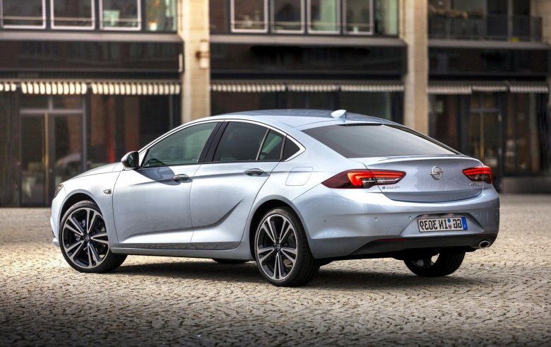 Опель Инсигния 2020