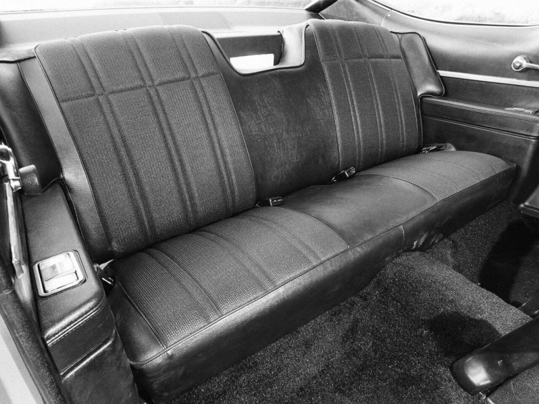 Внутри автомобиля