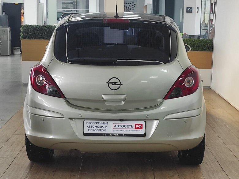 Опель корса 2012