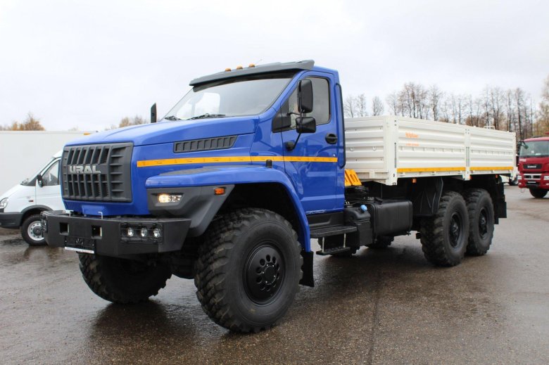 Урал 4320 бортовой