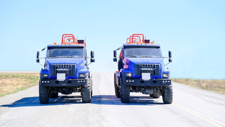 Урал некст седельный тягач 6х6