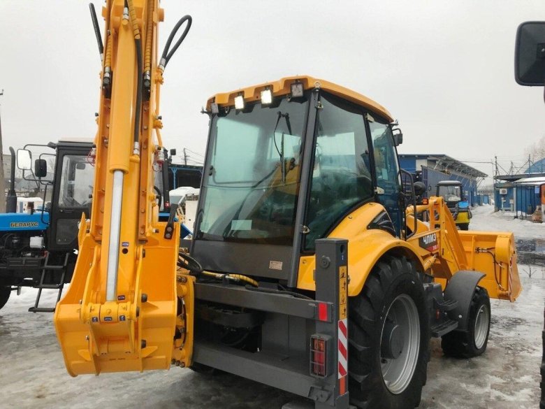 Экскаватор-погрузчик ЧЛМЗ-310.1