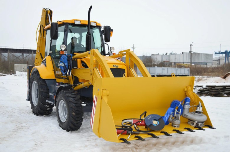 Экскаватор-погрузчик ДЭМ-310