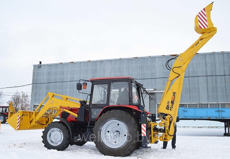 Экскаватор-погрузчик ДЭМ-1143