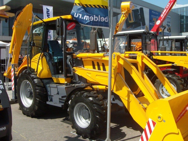 Экскаватор-погрузчик ДЭМ-310