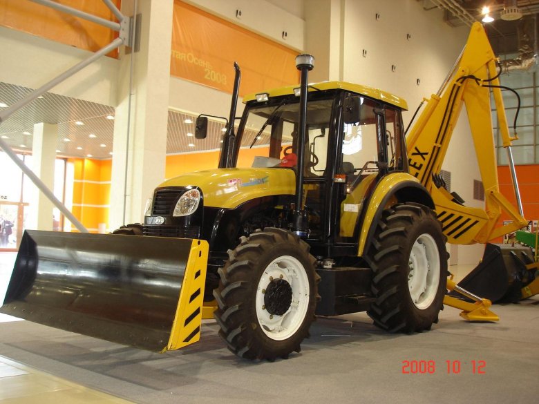 Трактор ЛМЗ 704