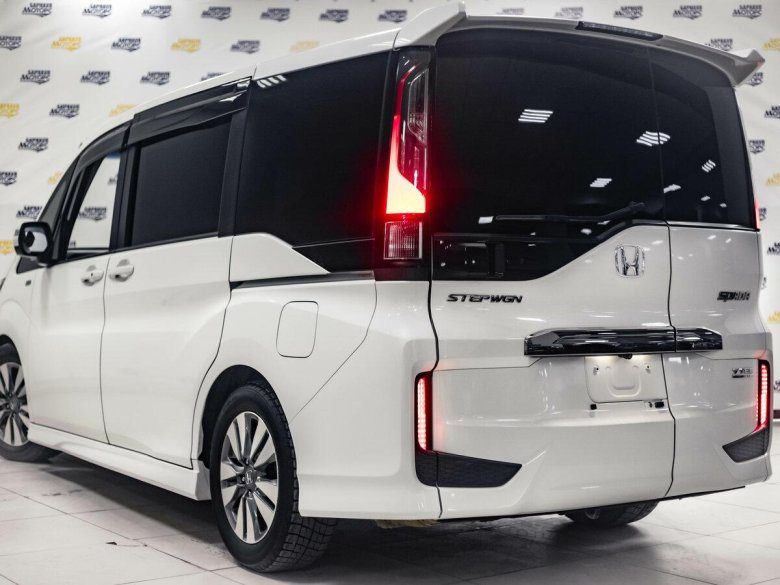 Honda stepwgn spada 2020