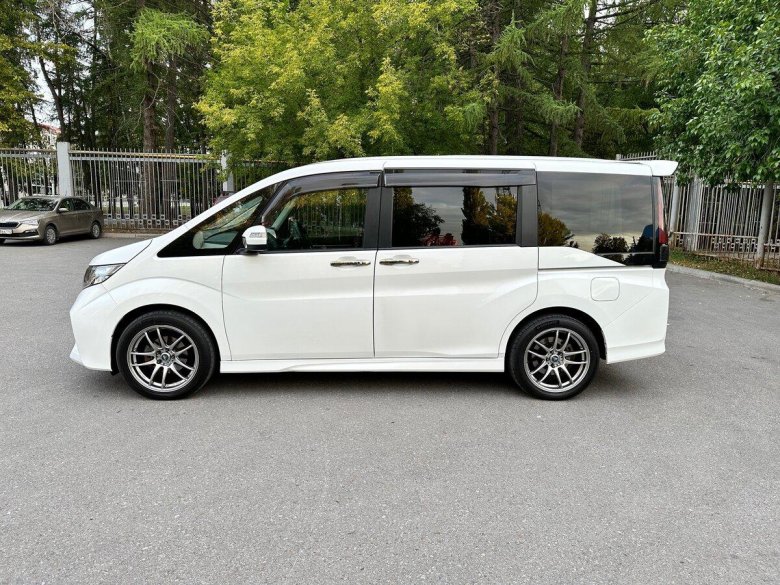 Honda Stepwgn spada 2015