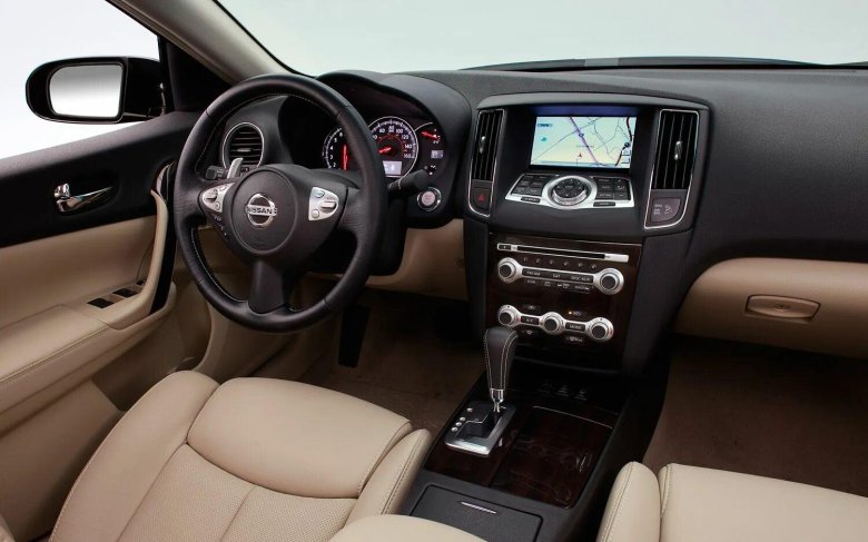 Ниссан Максима 2012