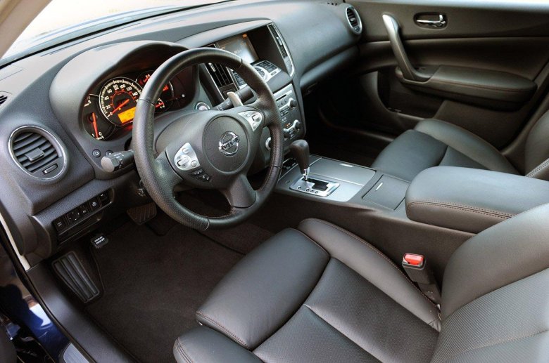 Nissan maxima 2010 салон