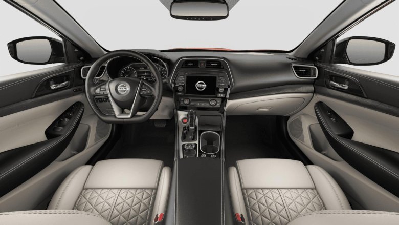 Nissan maxima Interior