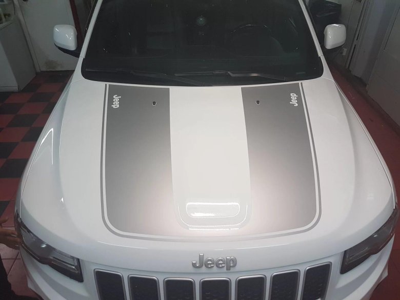 Капот Grand Cherokee