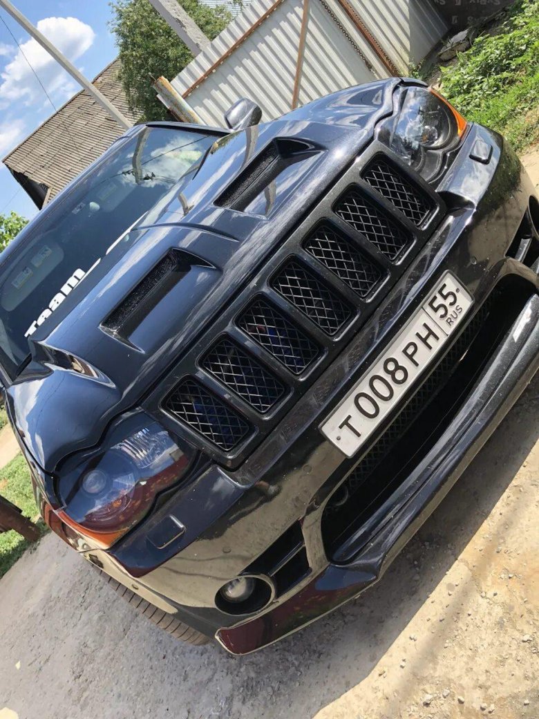 Джип Гранд Чероки капот