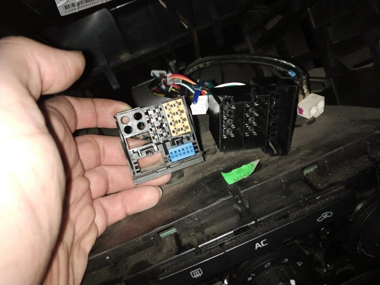 Разъем магнитолы Skoda Yeti