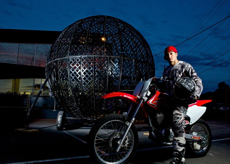 Цирковой мотоцикл