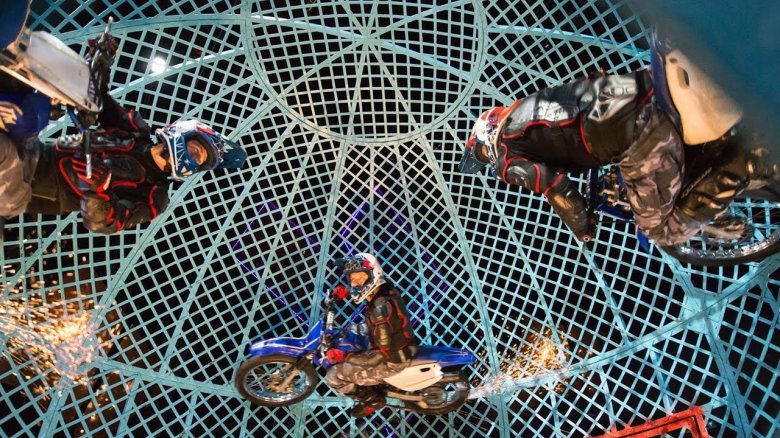 Мотошар цирк