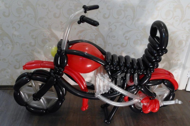 Мотоцикл из воздушных шаров