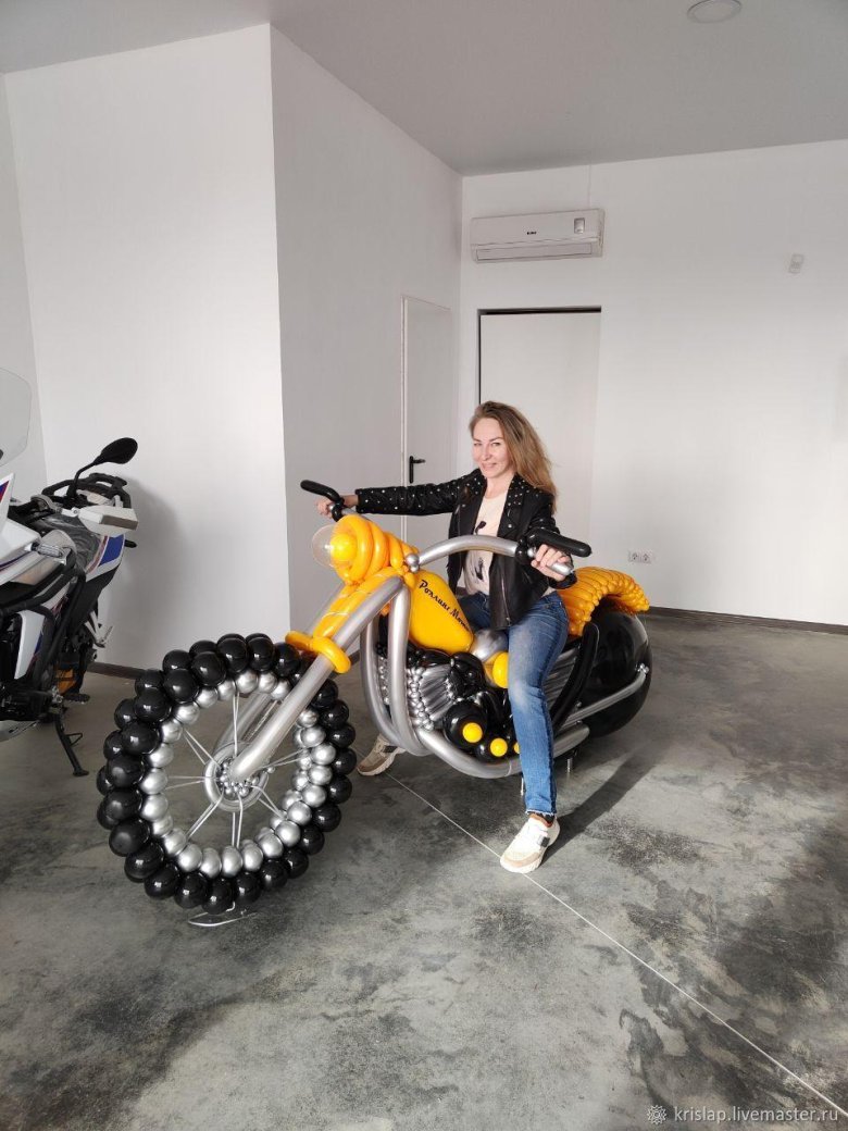 Мотоцикл из шаров