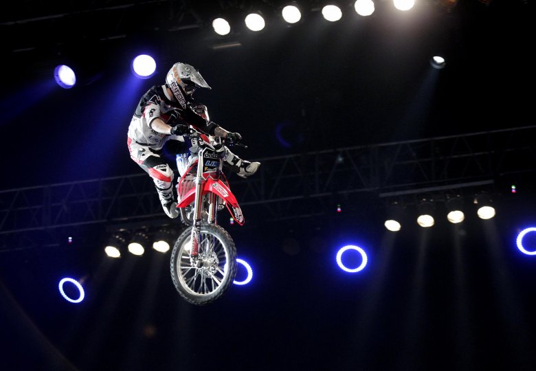 Мотоцикл в цирке