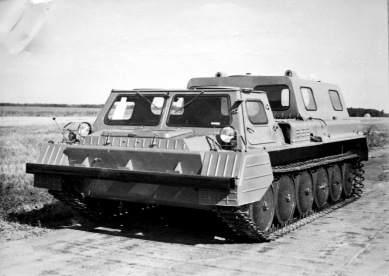 Гусеничный транспортер газ 47