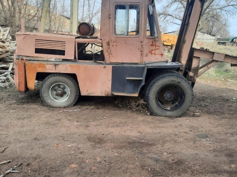 Львовский вилочный погрузчик ап-40814