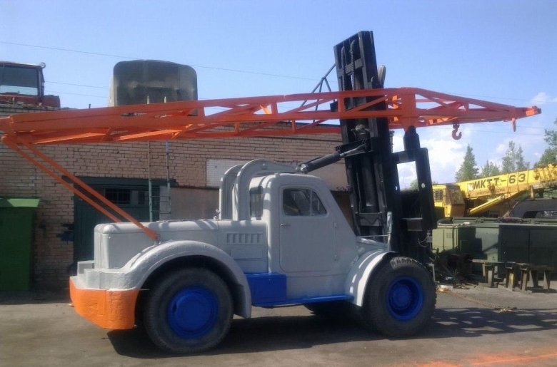 Львовский погрузчик 4008