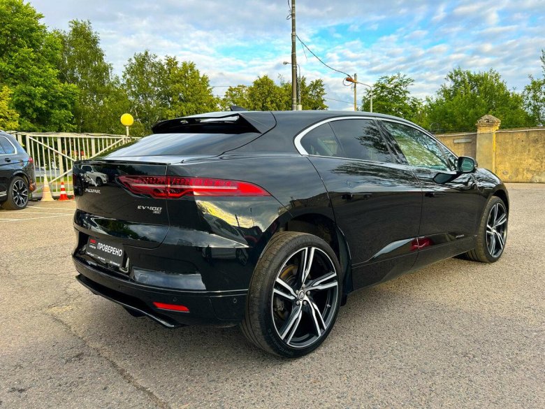 Ягуар i pace ev400