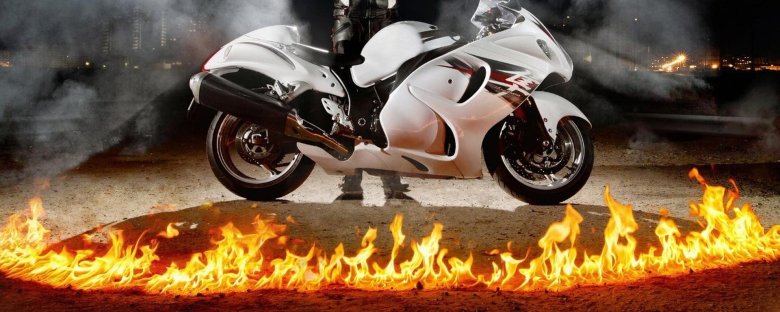 Мотоцикл в дыму