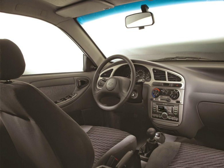 Chevrolet lanos салон