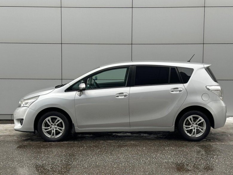 Toyota verso 2013