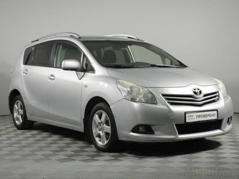 Тойота версо 2010