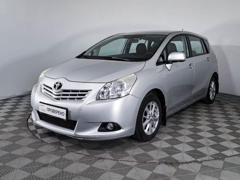 Toyota Verso 2011