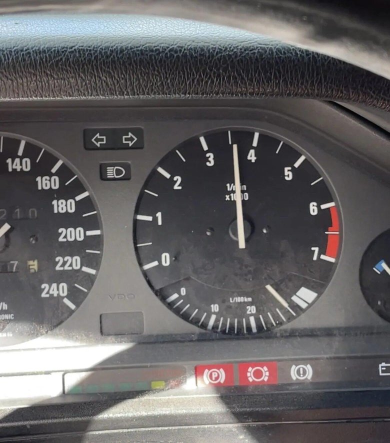 Тахометр БМВ