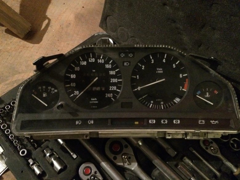Приборная панель бмв е30
