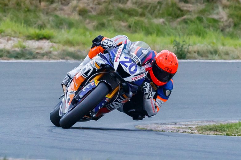 Гонка на мотоциклах