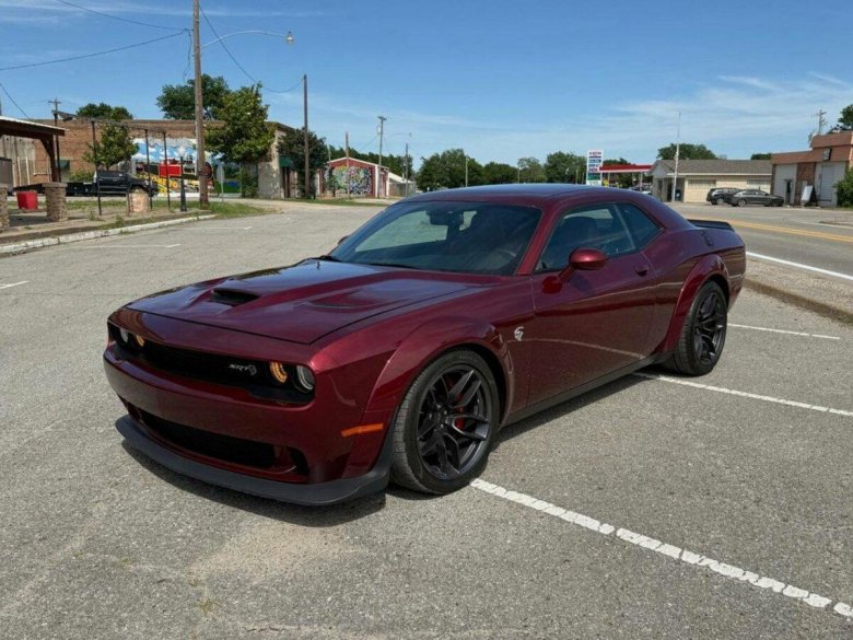 Dodge challenger srt hellcat