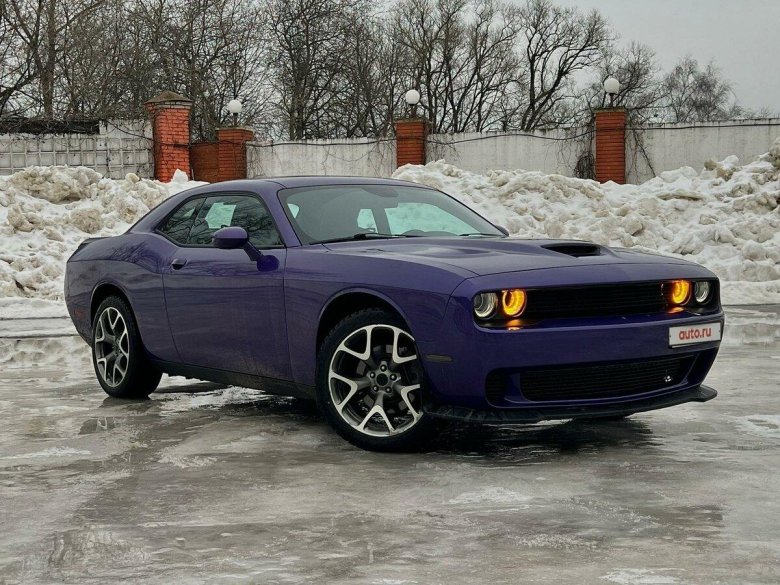 Фиолетовый додж челленджер
