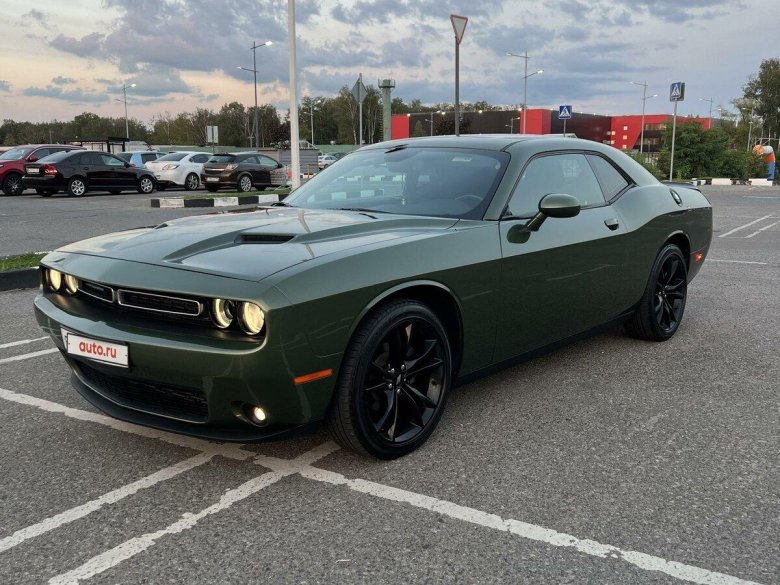 Dodge challenger зеленый