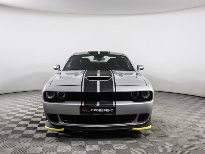 Dodge Challenger srt8 392