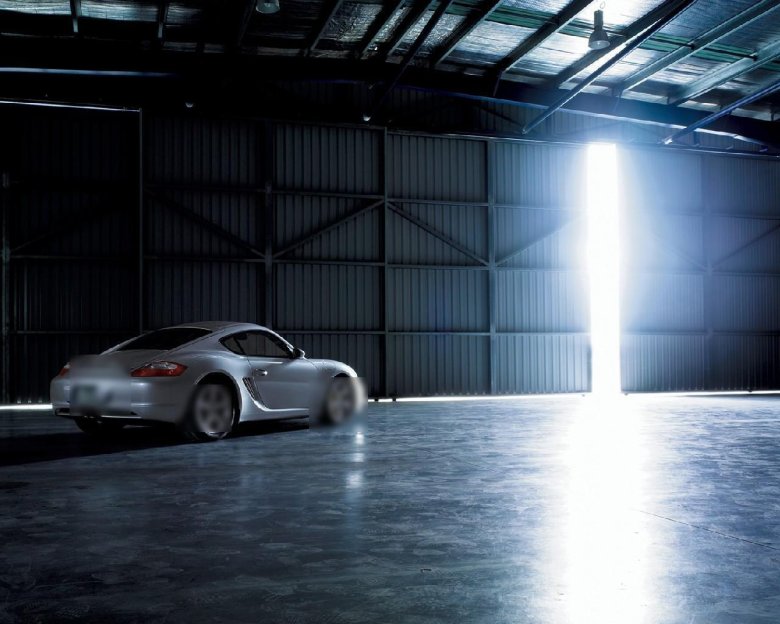 Порше 911 в гараже